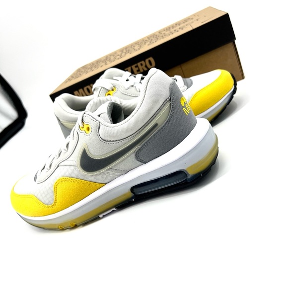Nike Air Max Motif ‘Photon Dust Yellow’ Men’s Size 8 - Picture 2 of 7